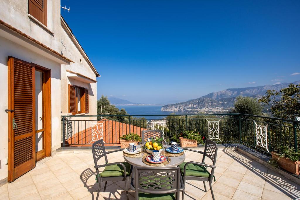 MEDITERRANEAN HOUSE room 5